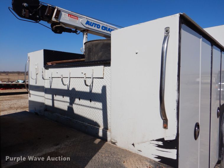 image for item DR4535 2001 Freightliner FL70  utility / service truck