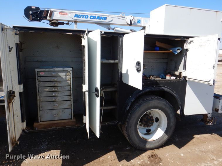 image for item DR4535 2001 Freightliner FL70  utility / service truck