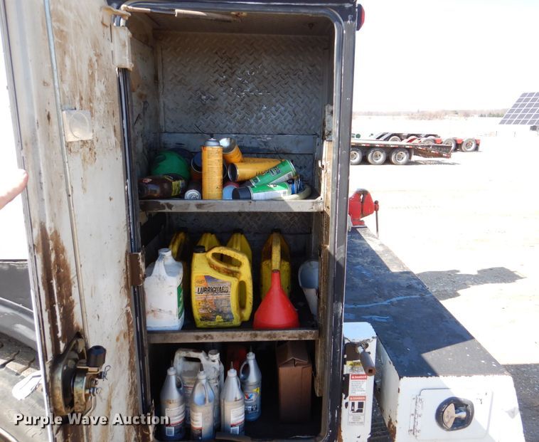 image for item DR4535 2001 Freightliner FL70  utility / service truck