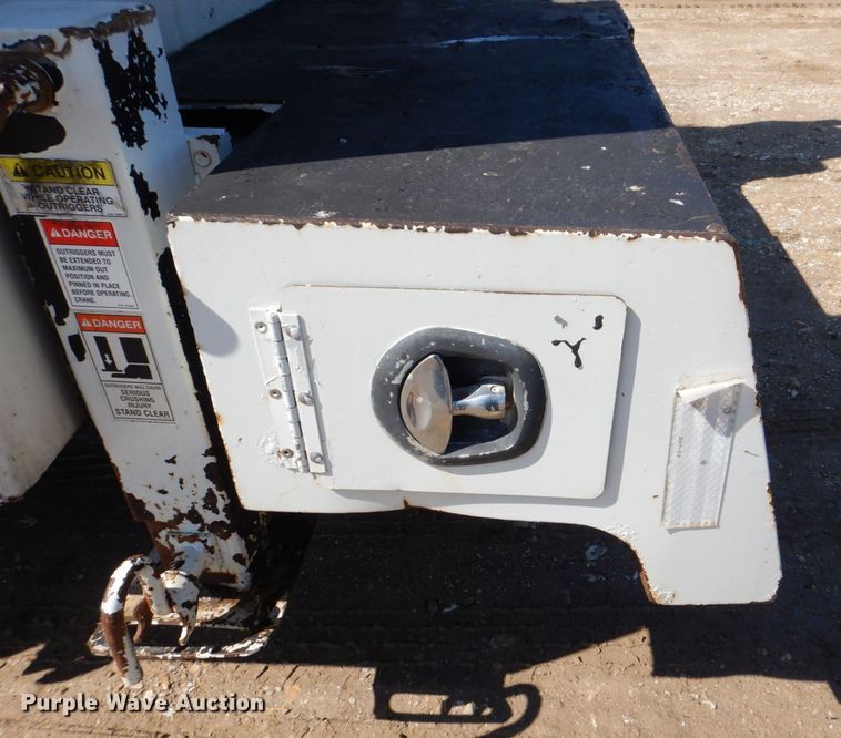 image for item DR4535 2001 Freightliner FL70  utility / service truck