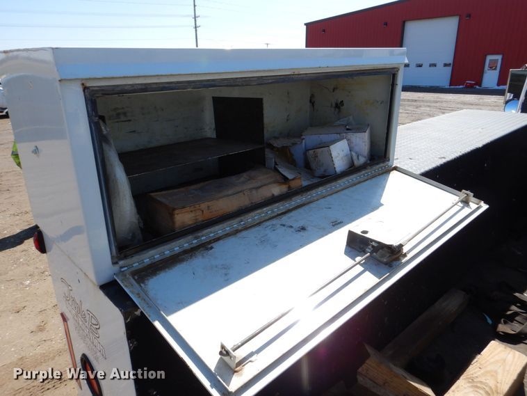 image for item DR4535 2001 Freightliner FL70  utility / service truck