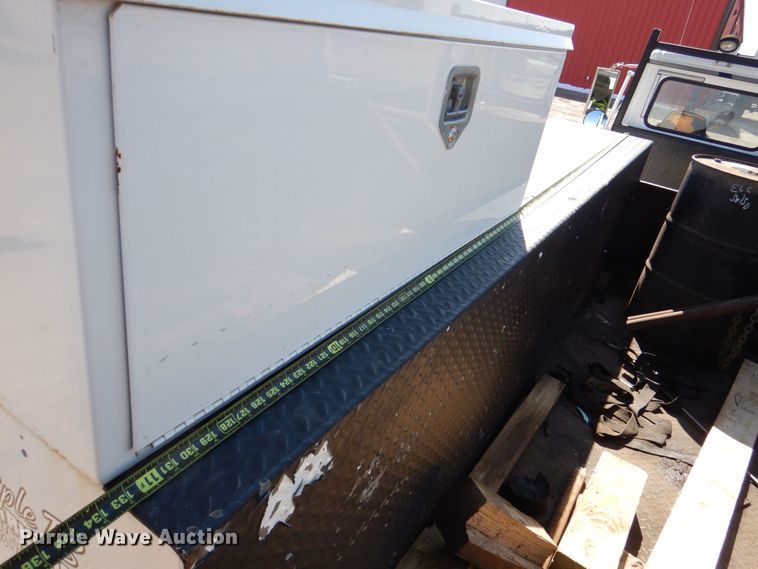 image for item DR4535 2001 Freightliner FL70  utility / service truck