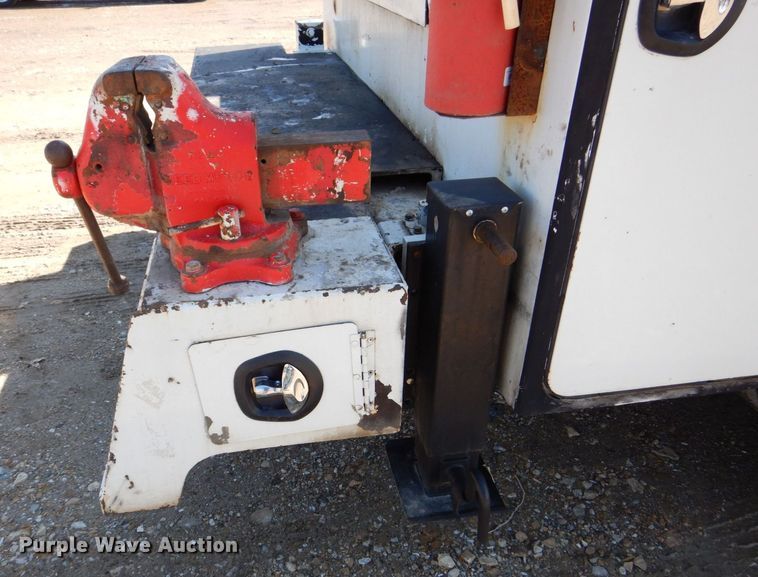 image for item DR4535 2001 Freightliner FL70  utility / service truck