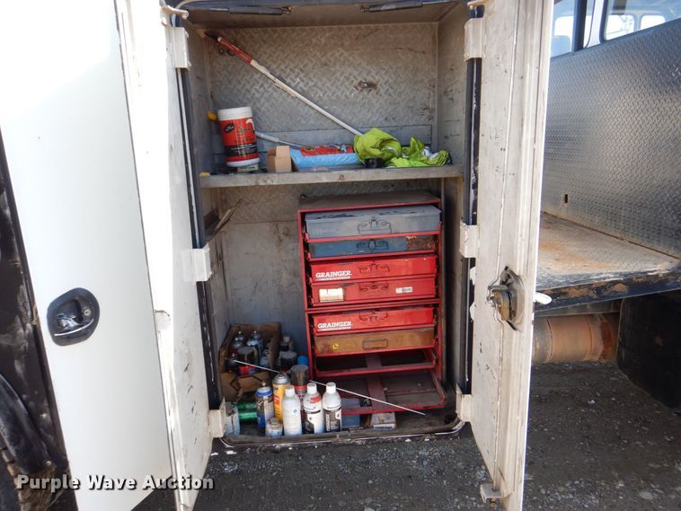 image for item DR4535 2001 Freightliner FL70  utility / service truck