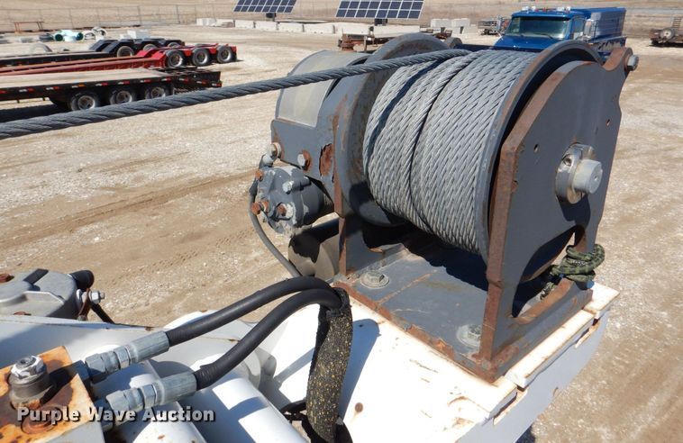 image for item DR4535 2001 Freightliner FL70  utility / service truck