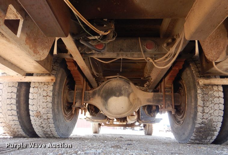 image for item DR4535 2001 Freightliner FL70  utility / service truck