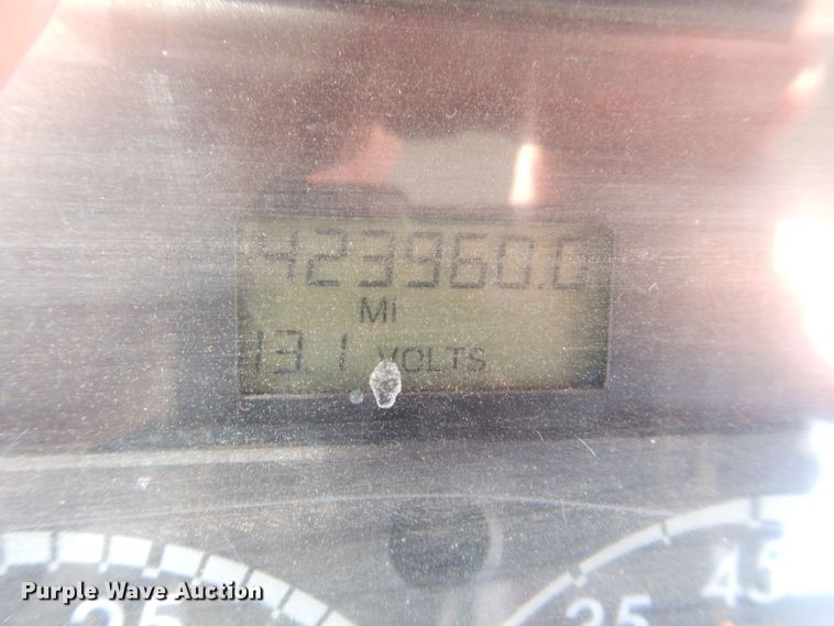 image for item DR4535 2001 Freightliner FL70  utility / service truck