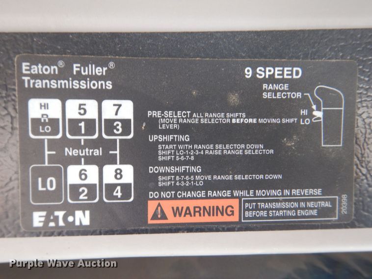 image for item DR4535 2001 Freightliner FL70  utility / service truck