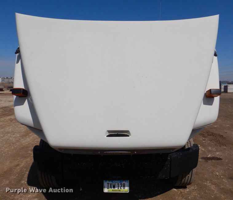 image for item DR4535 2001 Freightliner FL70  utility / service truck