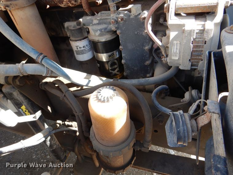 image for item DR4535 2001 Freightliner FL70  utility / service truck