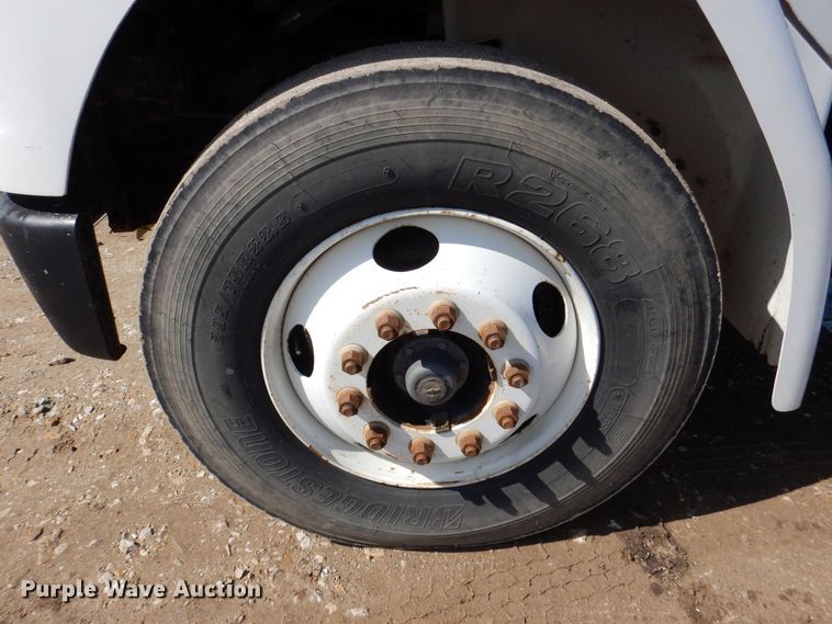 image for item DR4535 2001 Freightliner FL70  utility / service truck