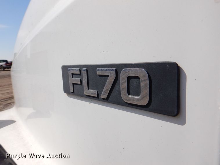 image for item DR4535 2001 Freightliner FL70  utility / service truck