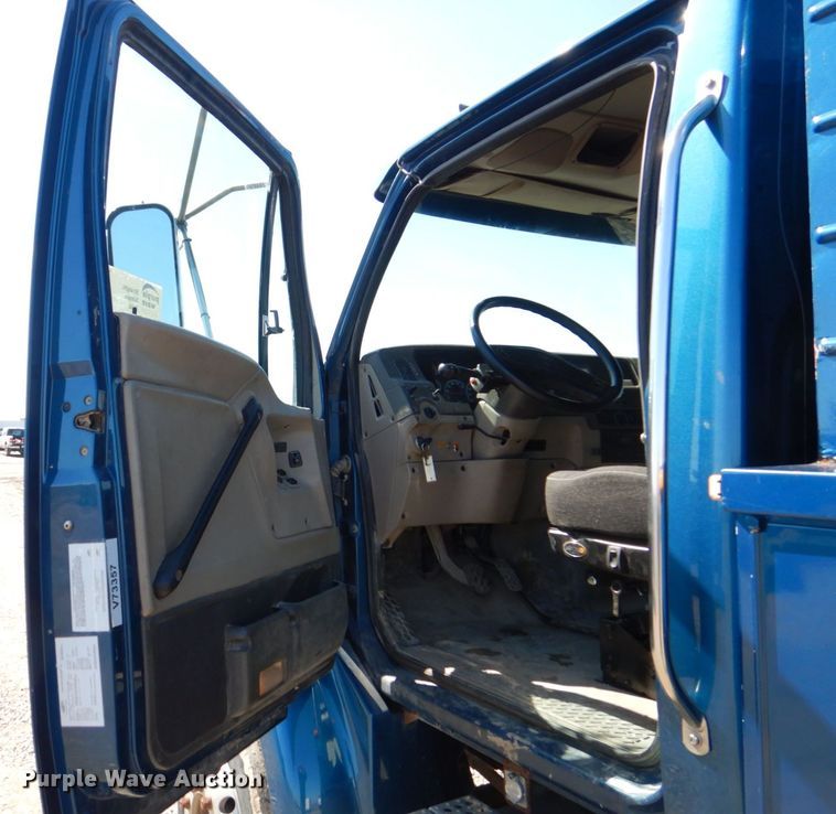 image for item DR4536 2006 Sterling Acterra  utility / service truck