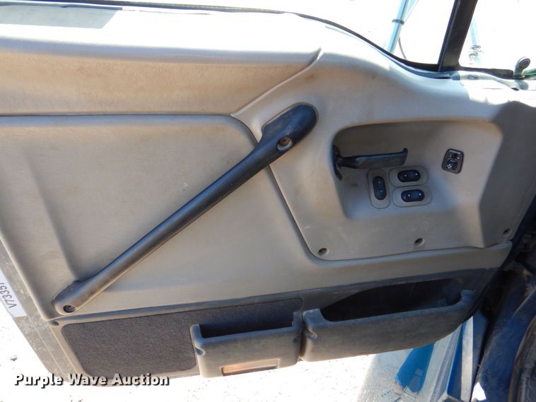 image for item DR4536 2006 Sterling Acterra  utility / service truck