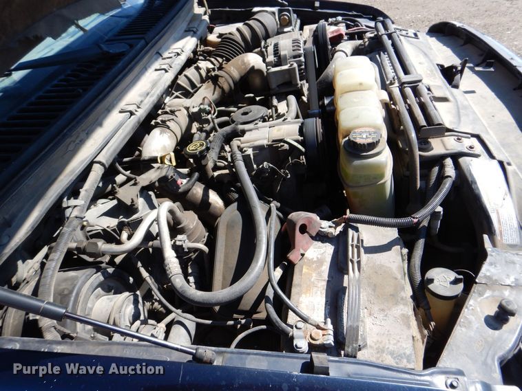 image for item DR4537 1999 Ford F450 Super Duty  dump truck