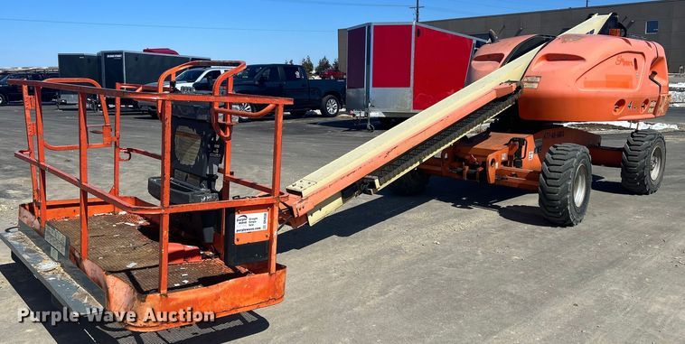 image for item DR4538 2005 JLG 400S  boom lift