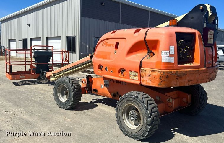 image for item DR4538 2005 JLG 400S  boom lift