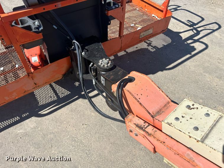 image for item DR4538 2005 JLG 400S  boom lift