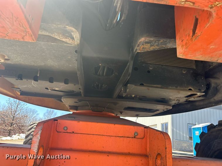 image for item DR4538 2005 JLG 400S  boom lift