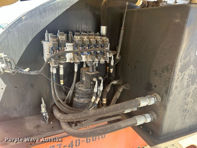 image for item DR4538 2005 JLG 400S  boom lift