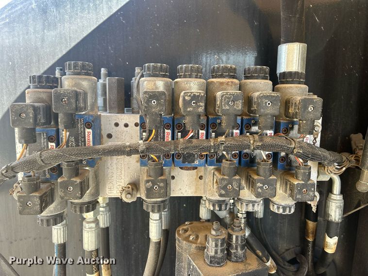 image for item DR4538 2005 JLG 400S  boom lift