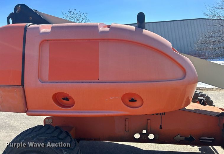 image for item DR4538 2005 JLG 400S  boom lift