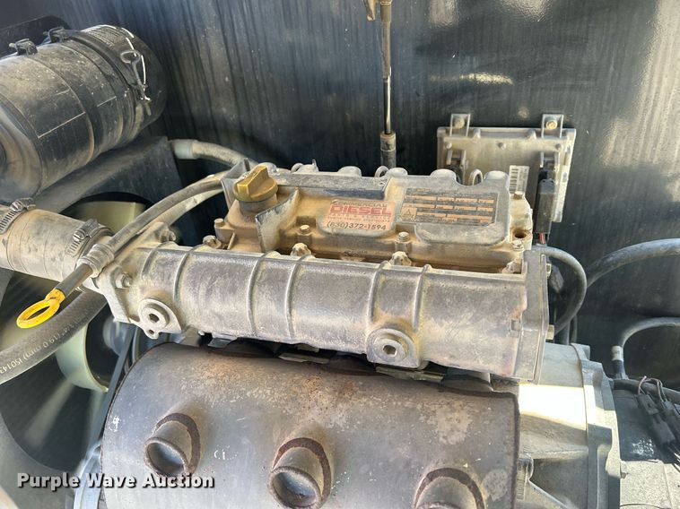 image for item DR4538 2005 JLG 400S  boom lift