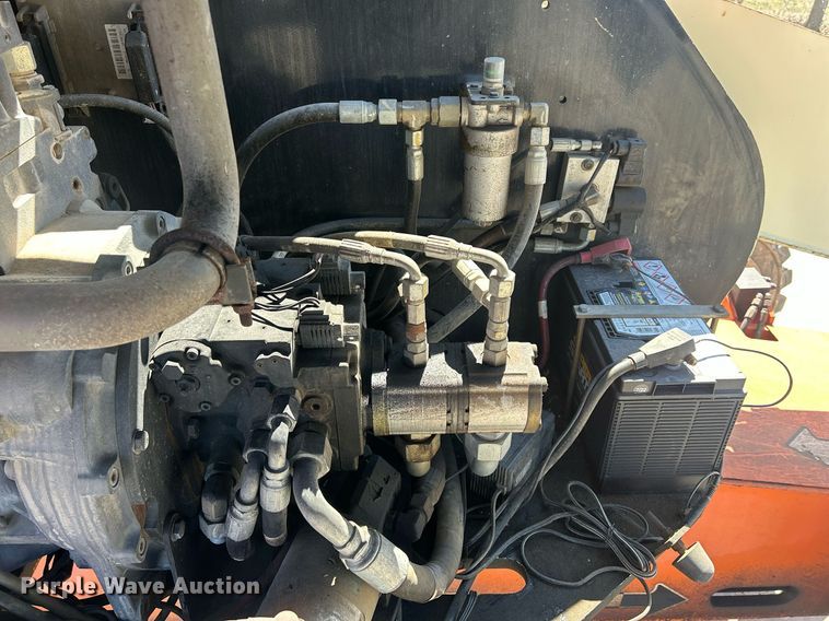 image for item DR4538 2005 JLG 400S  boom lift