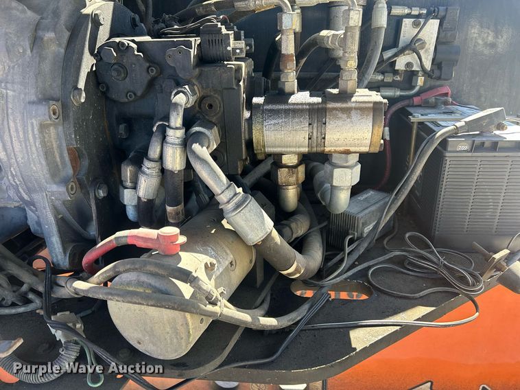 image for item DR4538 2005 JLG 400S  boom lift