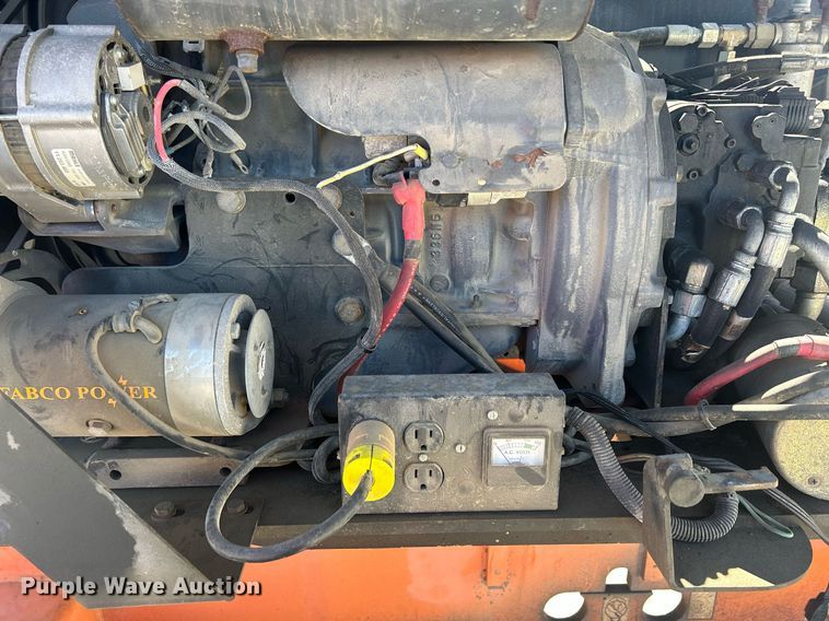 image for item DR4538 2005 JLG 400S  boom lift