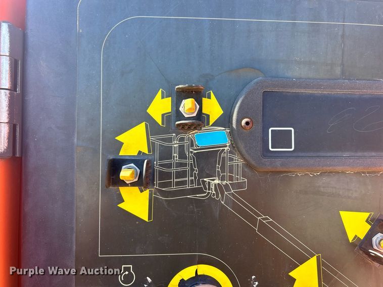 image for item DR4538 2005 JLG 400S  boom lift