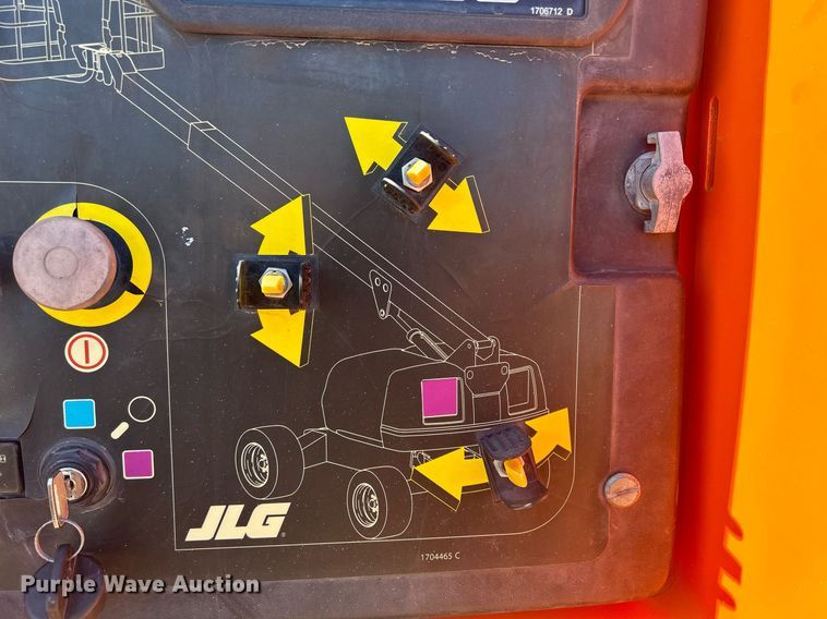 image for item DR4538 2005 JLG 400S  boom lift