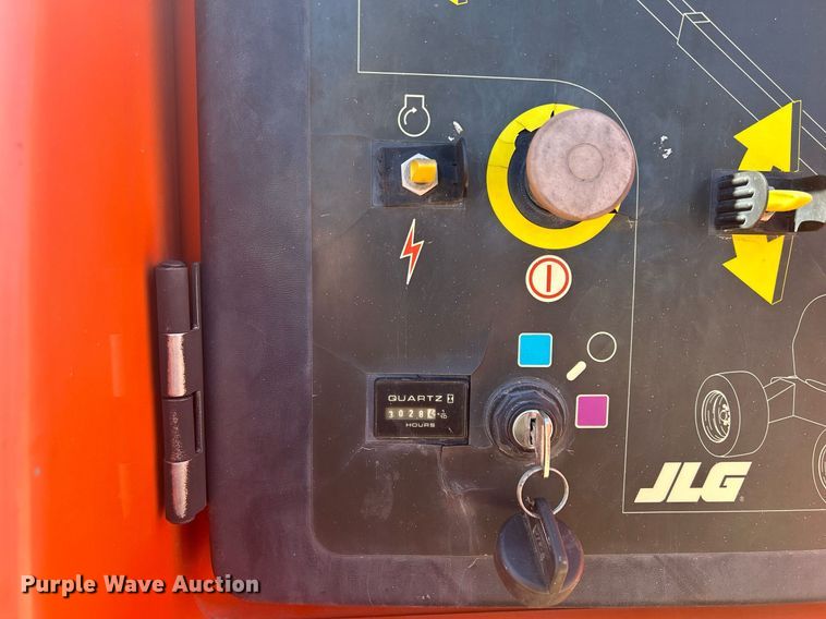 image for item DR4538 2005 JLG 400S  boom lift