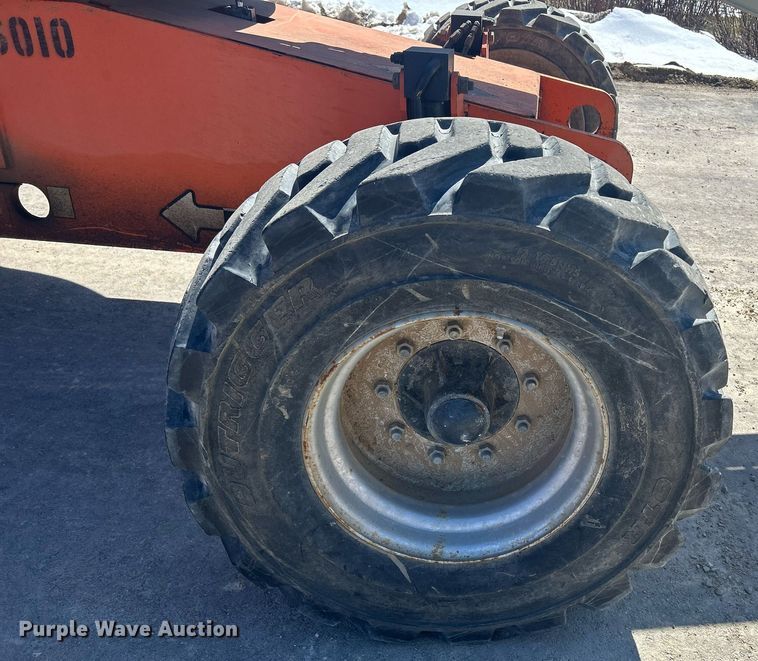 image for item DR4538 2005 JLG 400S  boom lift