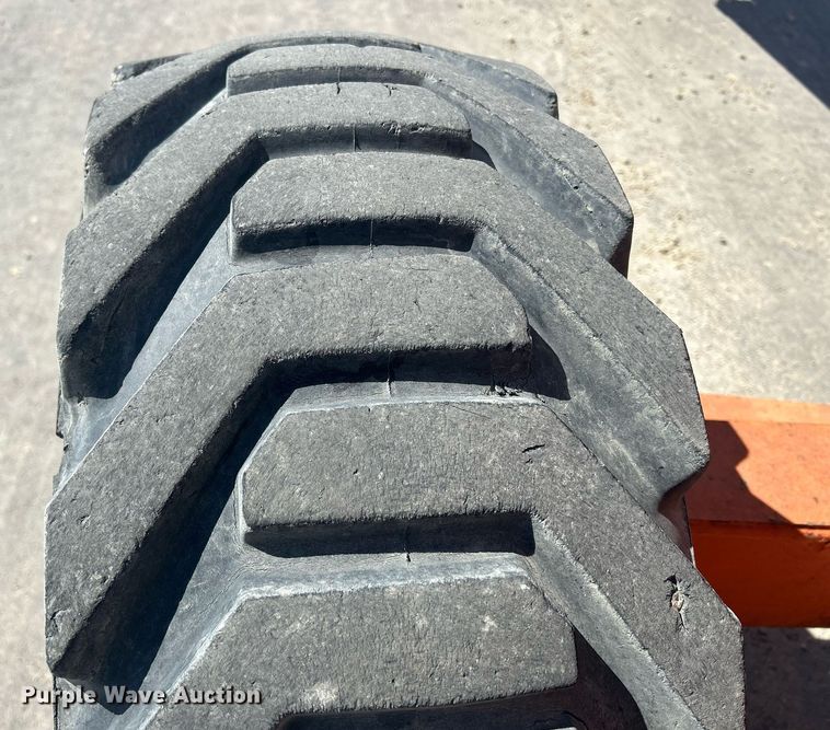 image for item DR4538 2005 JLG 400S  boom lift