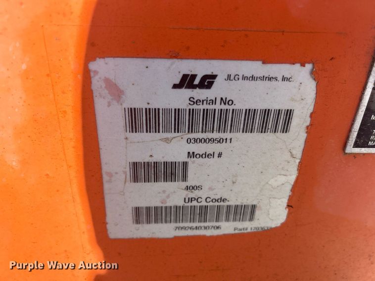 image for item DR4538 2005 JLG 400S  boom lift