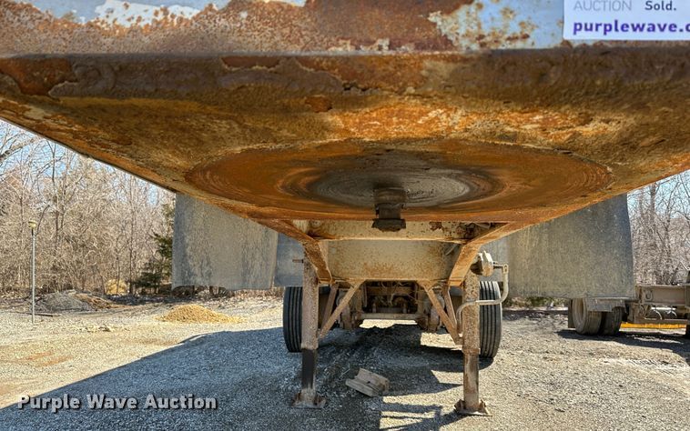 image for item DR5003 2003 Clement  end dump trailer