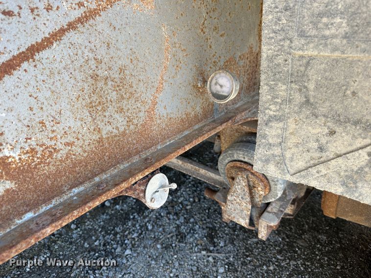 image for item DR5003 2003 Clement  end dump trailer