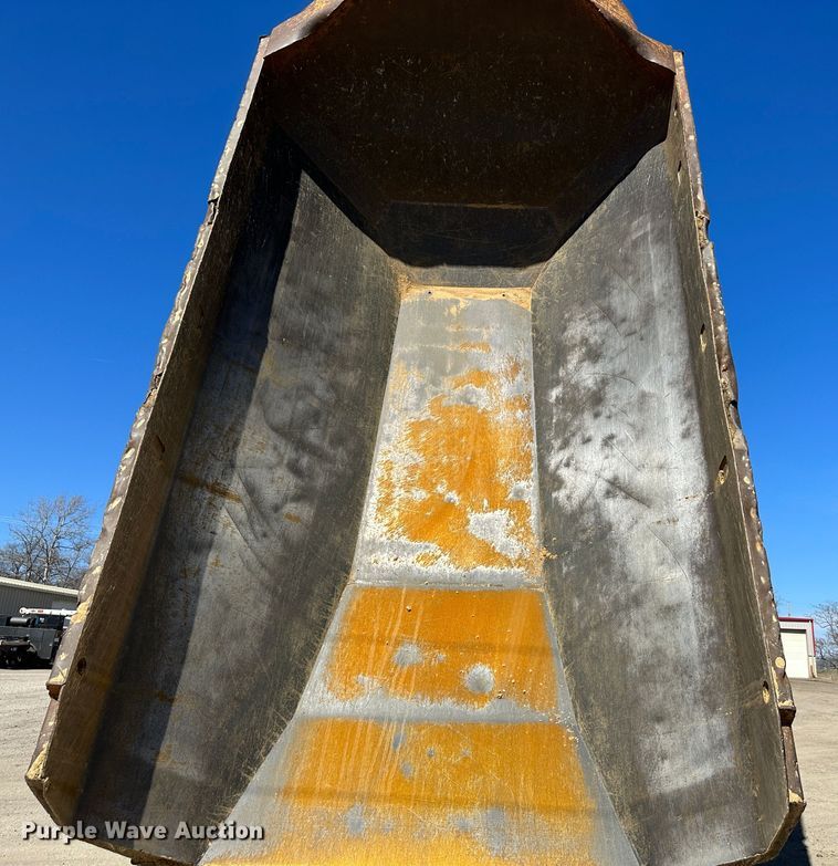 image for item DR5004 2009 Caterpillar 740  haul truck