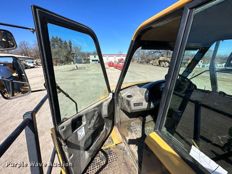 image for item DR5004 2009 Caterpillar 740  haul truck