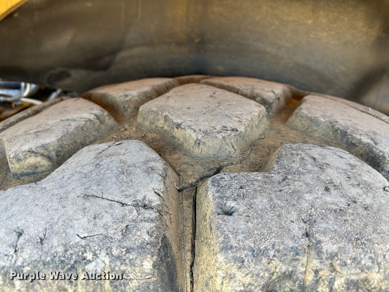 image for item DR5004 2009 Caterpillar 740  haul truck