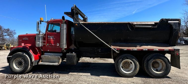 image for item DR5006 2004 Kenworth W900  dump truck