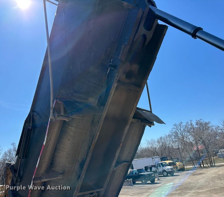 image for item DR5006 2004 Kenworth W900  dump truck