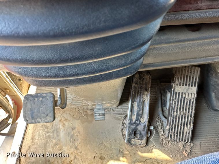 image for item DR5006 2004 Kenworth W900  dump truck