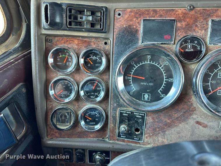 image for item DR5006 2004 Kenworth W900  dump truck