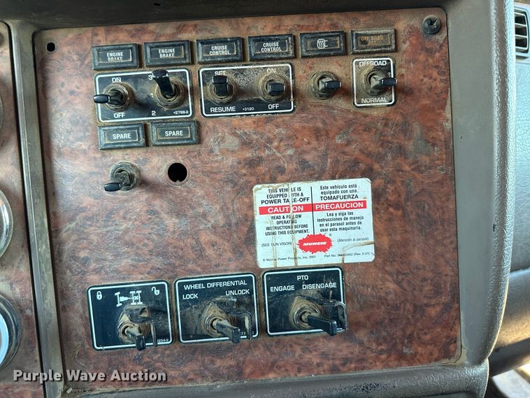 image for item DR5006 2004 Kenworth W900  dump truck