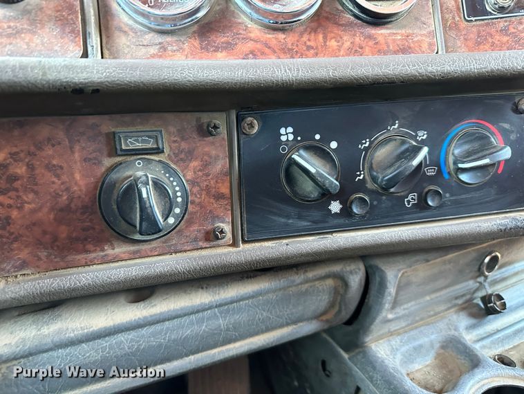 image for item DR5006 2004 Kenworth W900  dump truck