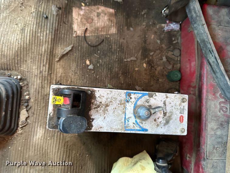 image for item DR5006 2004 Kenworth W900  dump truck