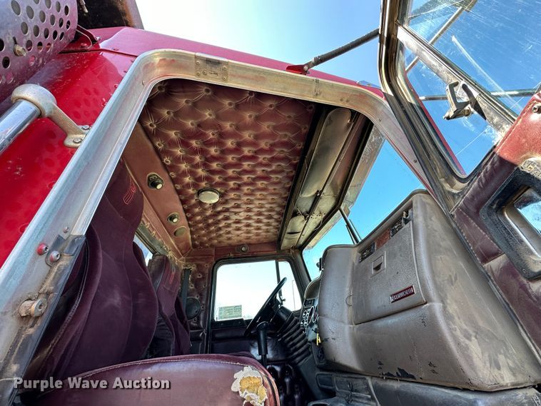 image for item DR5006 2004 Kenworth W900  dump truck