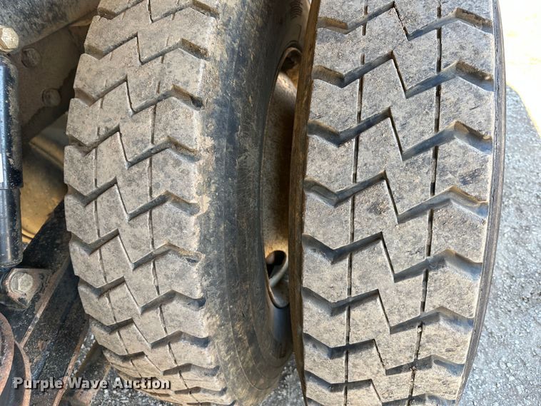 image for item DR5006 2004 Kenworth W900  dump truck